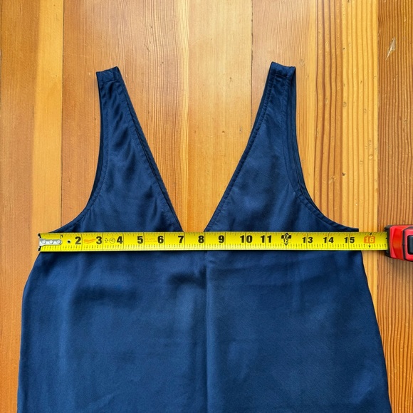 J.CREW The 2003 Washed Silk V-Neck Tank Bias Cut size 2 - Picture 7 of 11